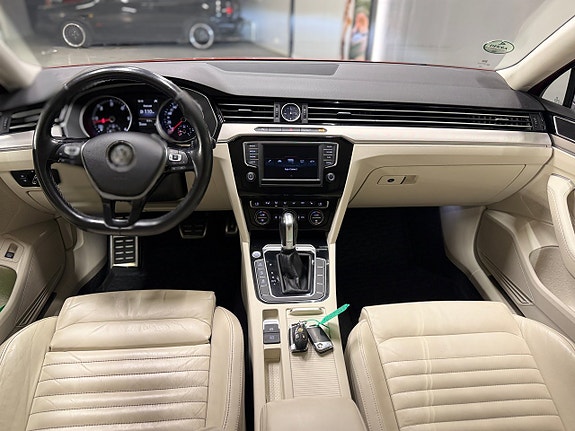 Volkswagen Passat Alltrack 14 of 22