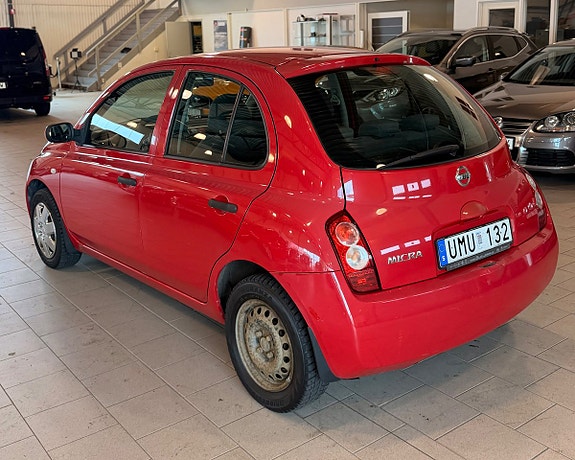 Nissan Micra 4 of 5