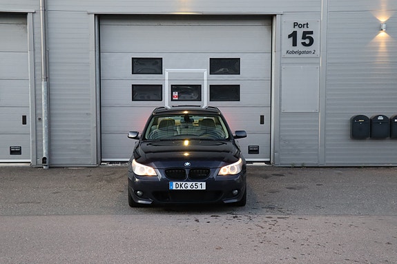 BMW 530xd 2 of 5