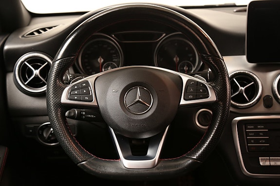 Mercedes-Benz CLA220 d 17 of 27