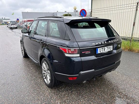Land Rover Range Rover Sport 3 of 5