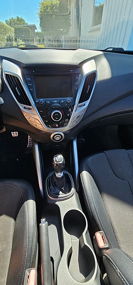Hyundai Veloster 11 of 19