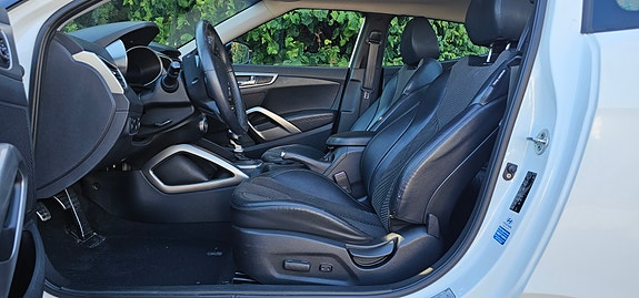 Hyundai Veloster 10 of 19