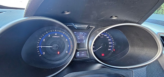 Hyundai Veloster 13 of 19