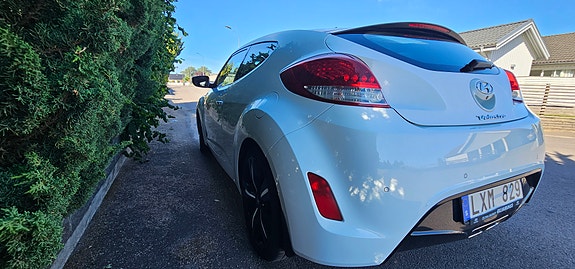 Hyundai Veloster 8 of 19
