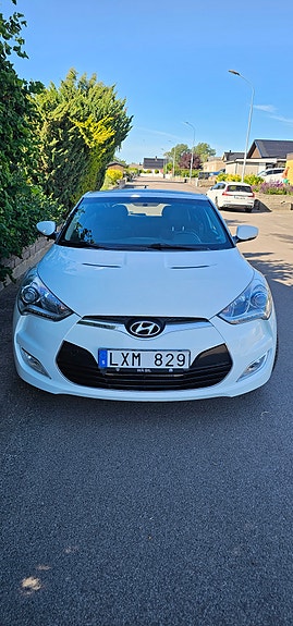 Hyundai Veloster 3 of 19