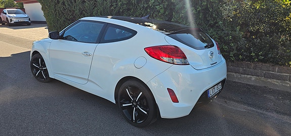 Hyundai Veloster 4 of 19