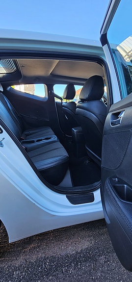 Hyundai Veloster 9 of 19