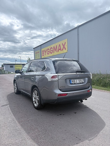 Mitsubishi Outlander 4 of 21