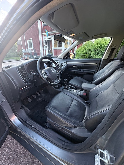 Mitsubishi Outlander 18 of 21