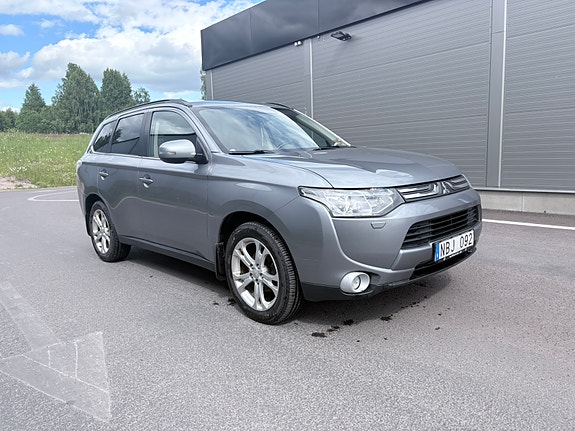 Mitsubishi Outlander 2 of 21