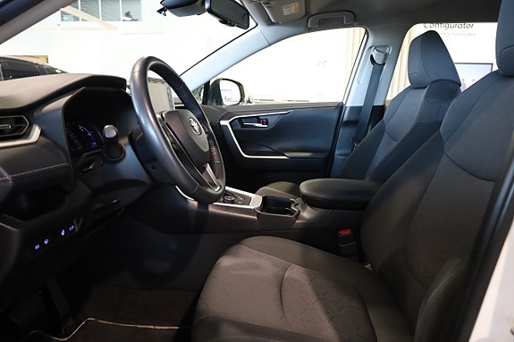 Toyota RAV4 9 of 28