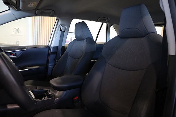 Toyota RAV4 11 of 28
