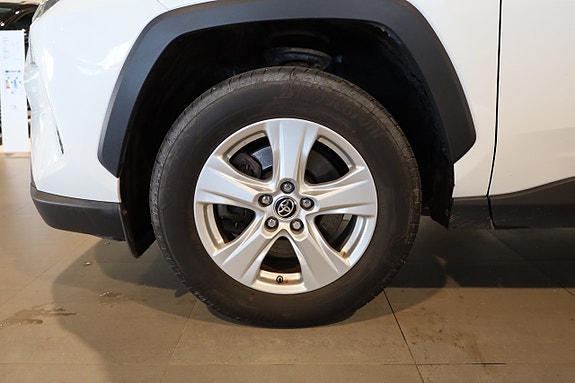 Toyota RAV4 7 of 28