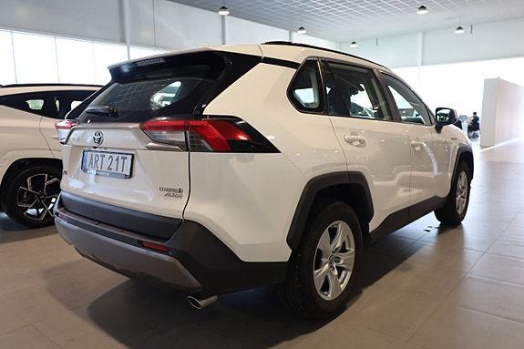 Toyota RAV4 5 of 28