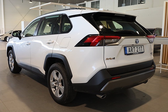 Toyota RAV4 3 of 28