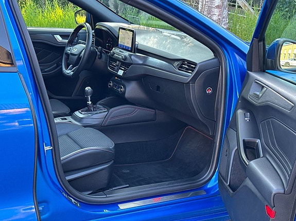 Ford Focus 28 of 30