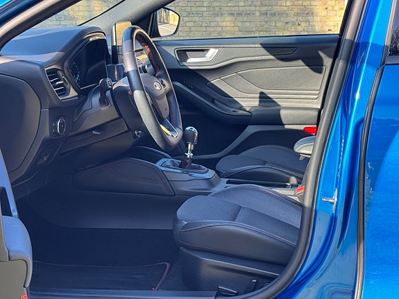 Ford Focus 27 of 30