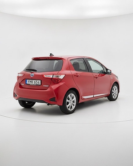 Toyota Yaris 3 of 16