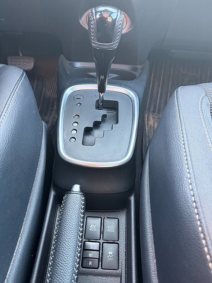 Toyota Yaris 13 of 16