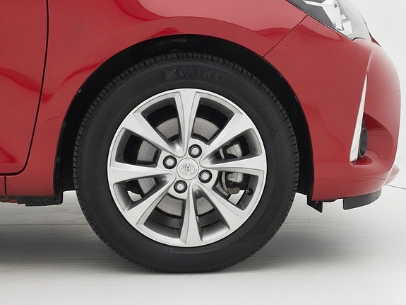 Toyota Yaris 7 of 16