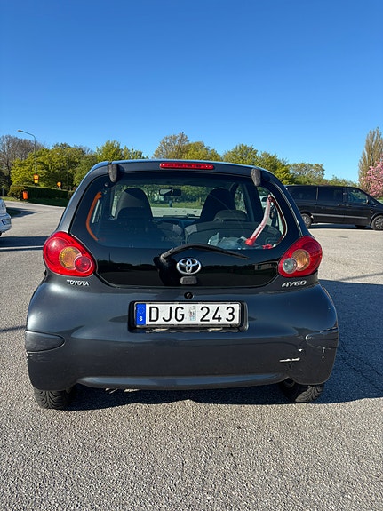 Toyota Aygo 2 of 5