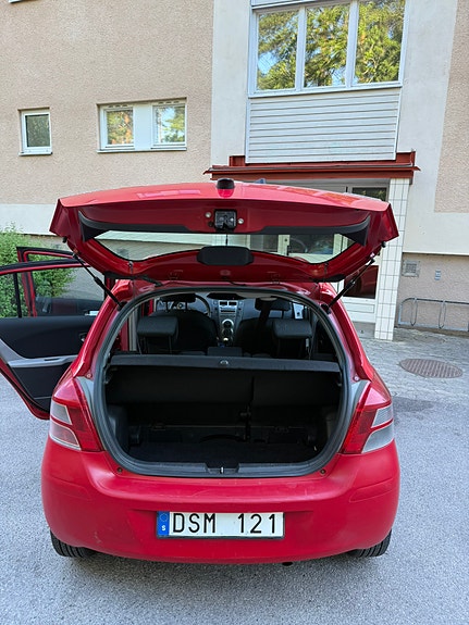 Toyota Yaris 5 of 5