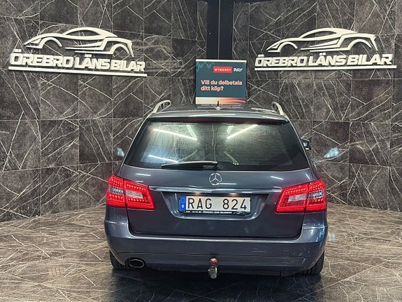 Mercedes-Benz E200 2 of 5