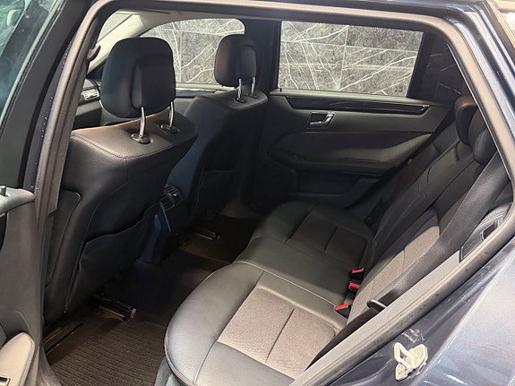 Mercedes-Benz E200 15 of 21