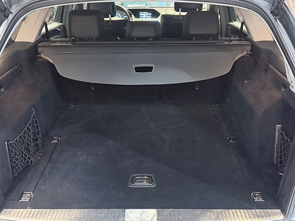 Mercedes-Benz E200 21 of 21