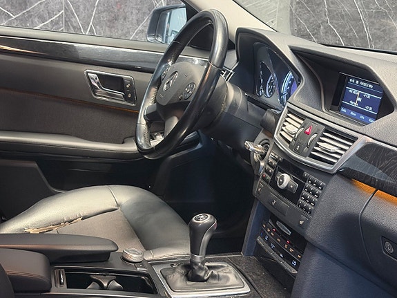 Mercedes-Benz E200 18 of 21