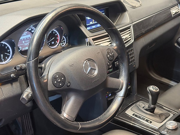 Mercedes-Benz E200 19 of 21