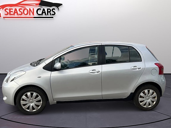 Toyota Yaris 6 of 9