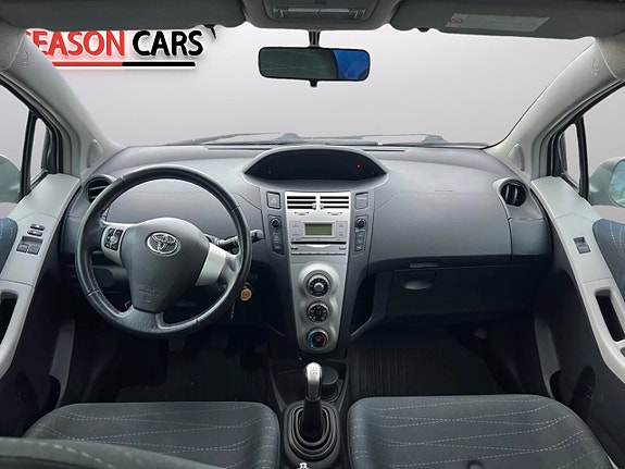 Toyota Yaris 9 of 9