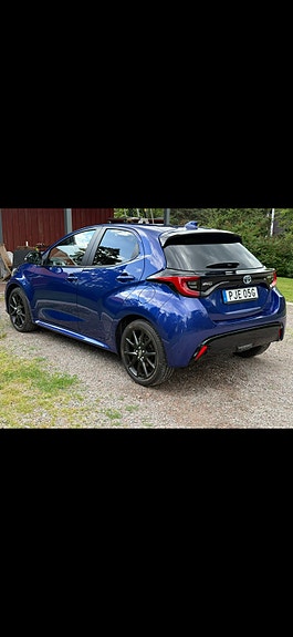 Toyota Yaris 2 of 2