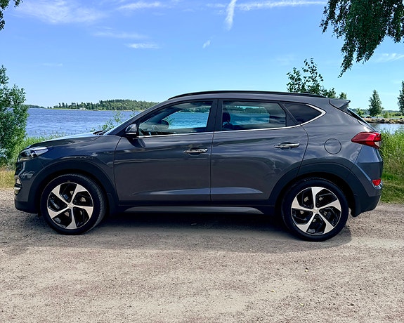 Hyundai Tucson 2 of 5
