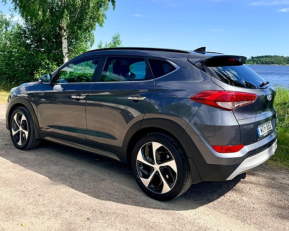 Hyundai Tucson 3 of 5