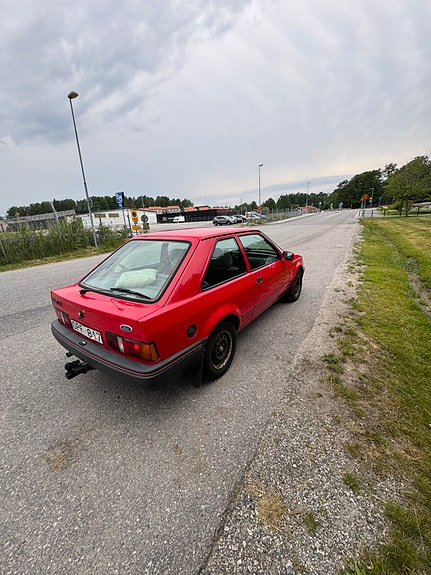 Ford Escort 6 of 8