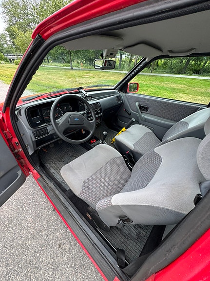 Ford Escort 4 of 8