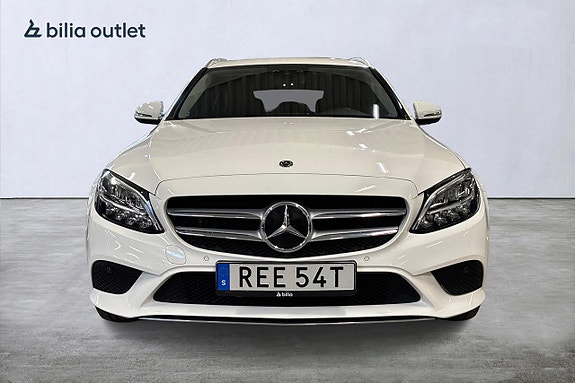 Mercedes-Benz C300 3 of 5