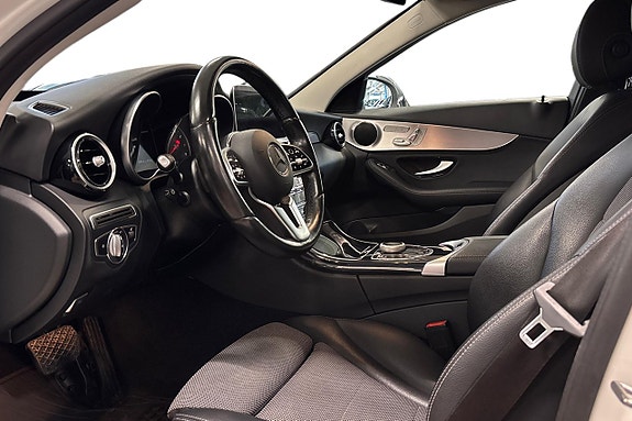 Mercedes-Benz C300 13 of 28