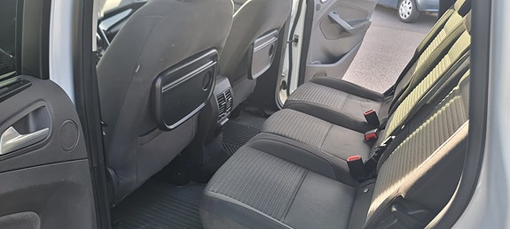 Ford C-Max 6 of 11
