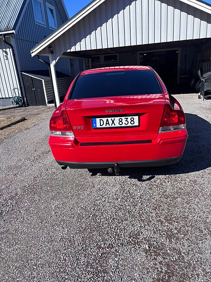 Volvo S60 4 of 5