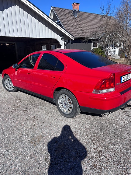 Volvo S60 2 of 5