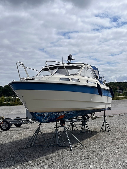 Flipper 740 – Klassisk familjebåt med Volvo Penta och bogpropeller 6 of 7