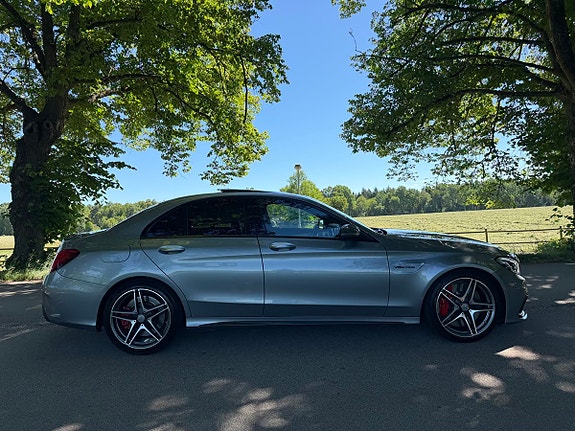 Mercedes-Benz C63 5 of 5