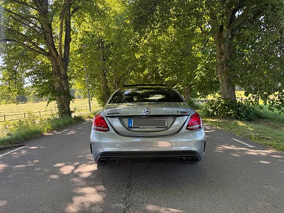 Mercedes-Benz C63 4 of 5