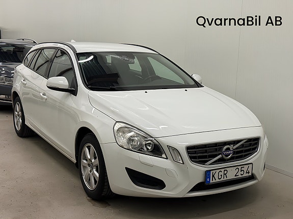 Volvo V60 2 of 5