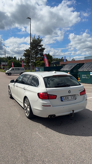 BMW 530d 3 of 5