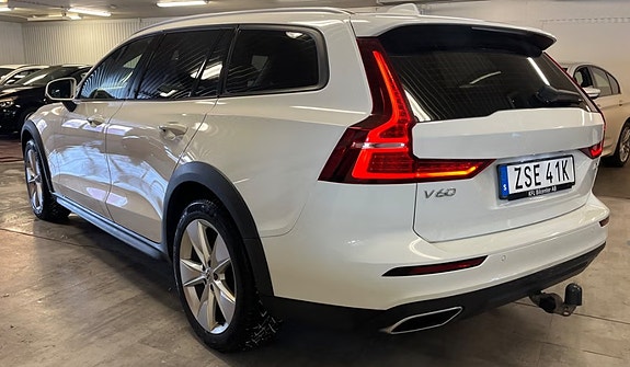 Volvo V60 Cross Country 5 of 5